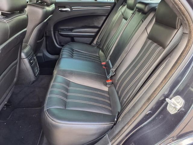 Used 2019 Chrysler 300 S image 9