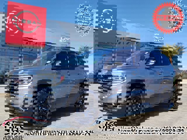 Used 2022 GMC Acadia AT4 w/ Preferred Package image 1