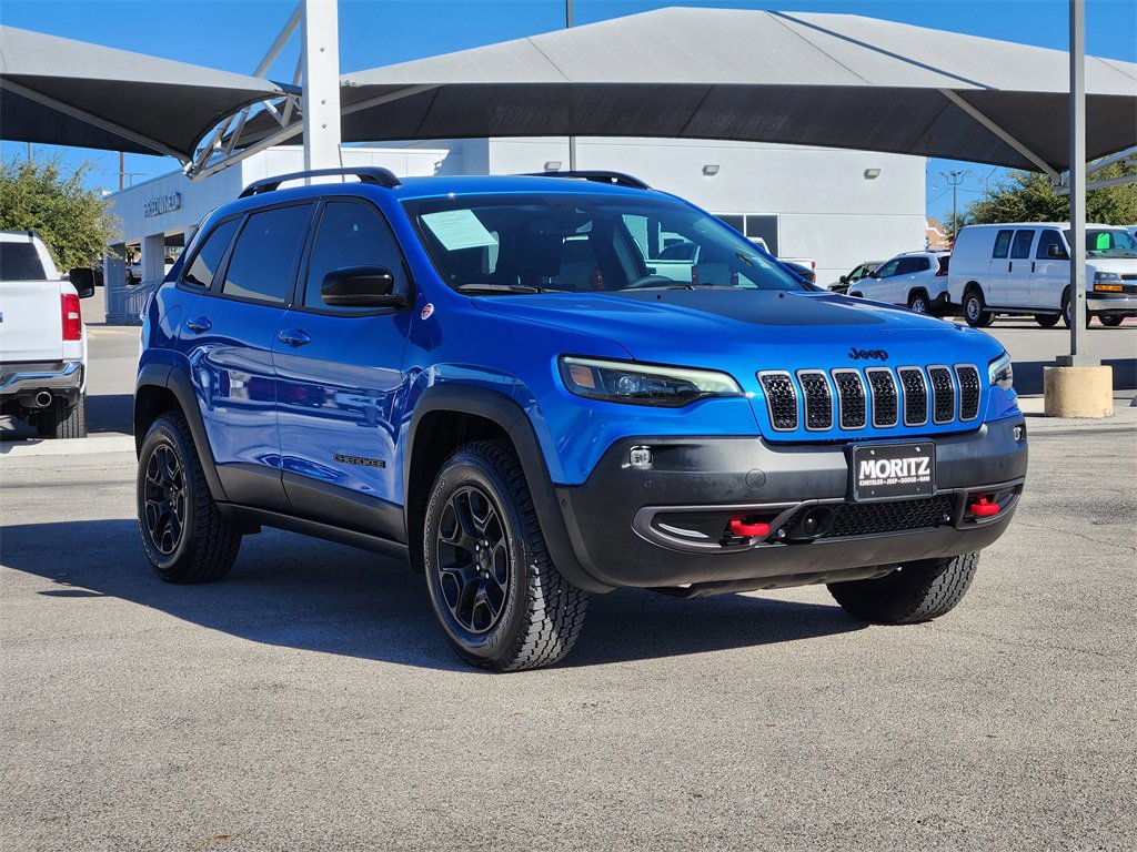 Used 2023 Jeep Cherokee Trailhawk image 3