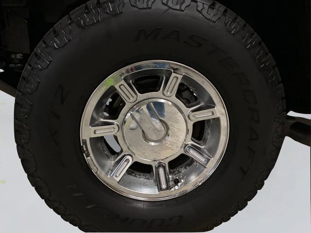 Used 2005 HUMMER H2 Luxury w/ Preferred Equipment Group image 19