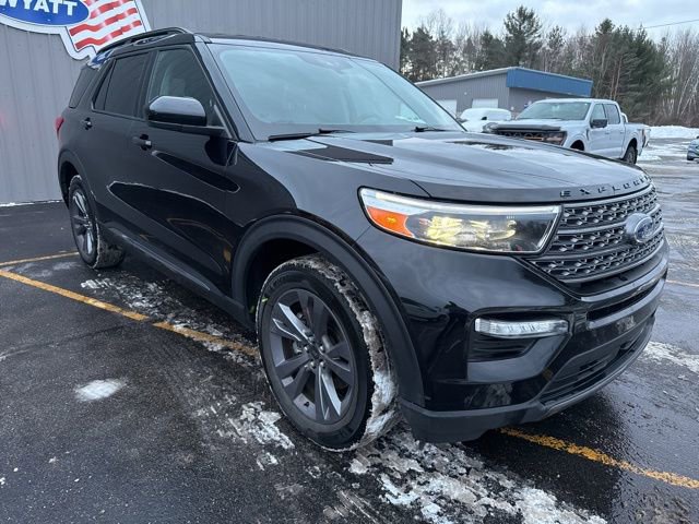 Used 2023 Ford Explorer XLT w/ Equipment Group 202A image 3