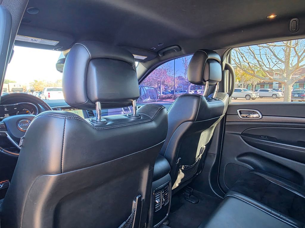 Used 2018 Jeep Grand Cherokee Laredo image 28