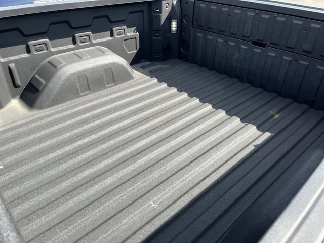 Used 2025 Chevrolet Silverado 1500 High Country w/ High Country Premium Package AWD/4WD image 24