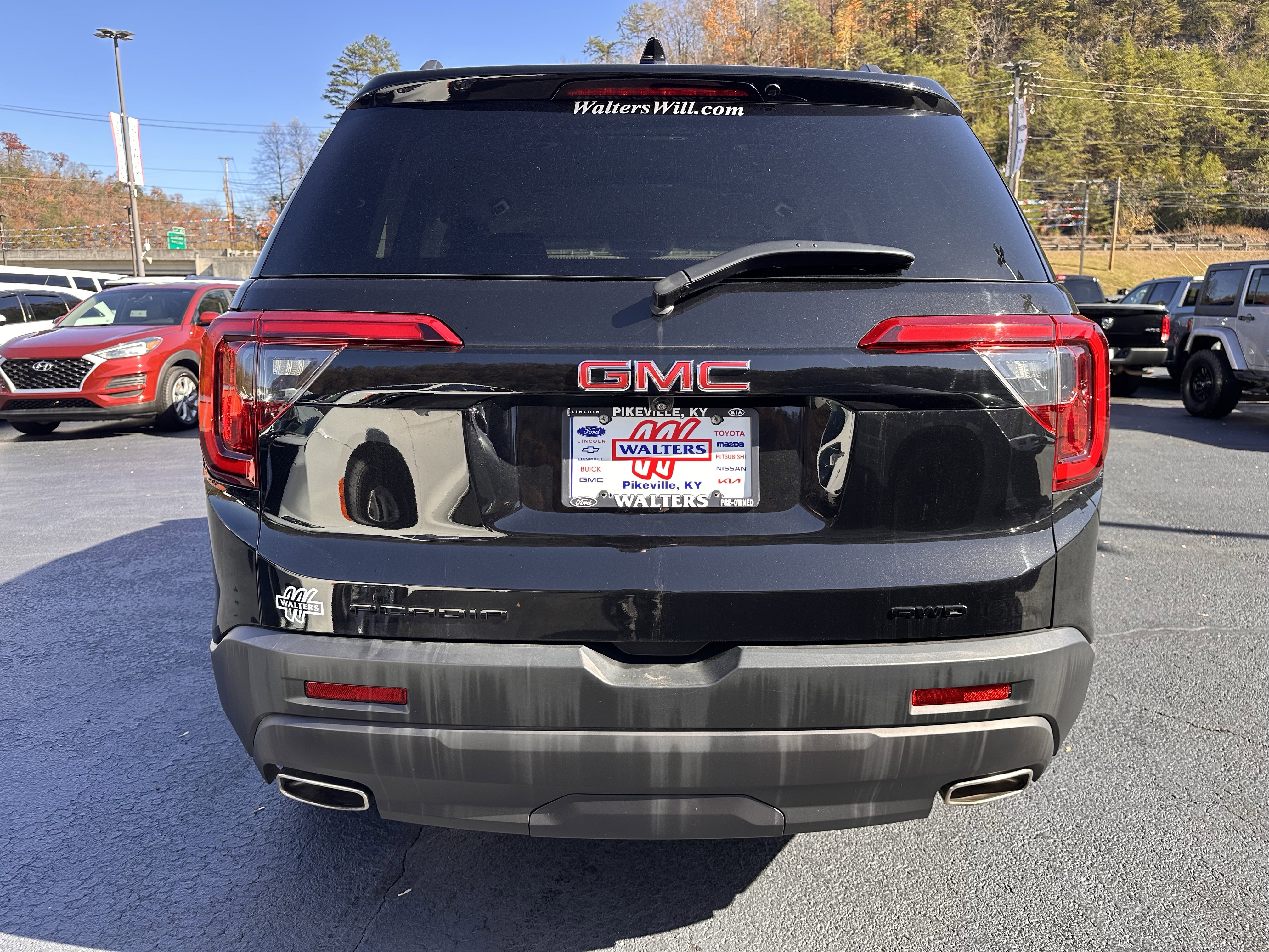 Used 2023 GMC Acadia SLE w/ Driver Convenience Package image 25