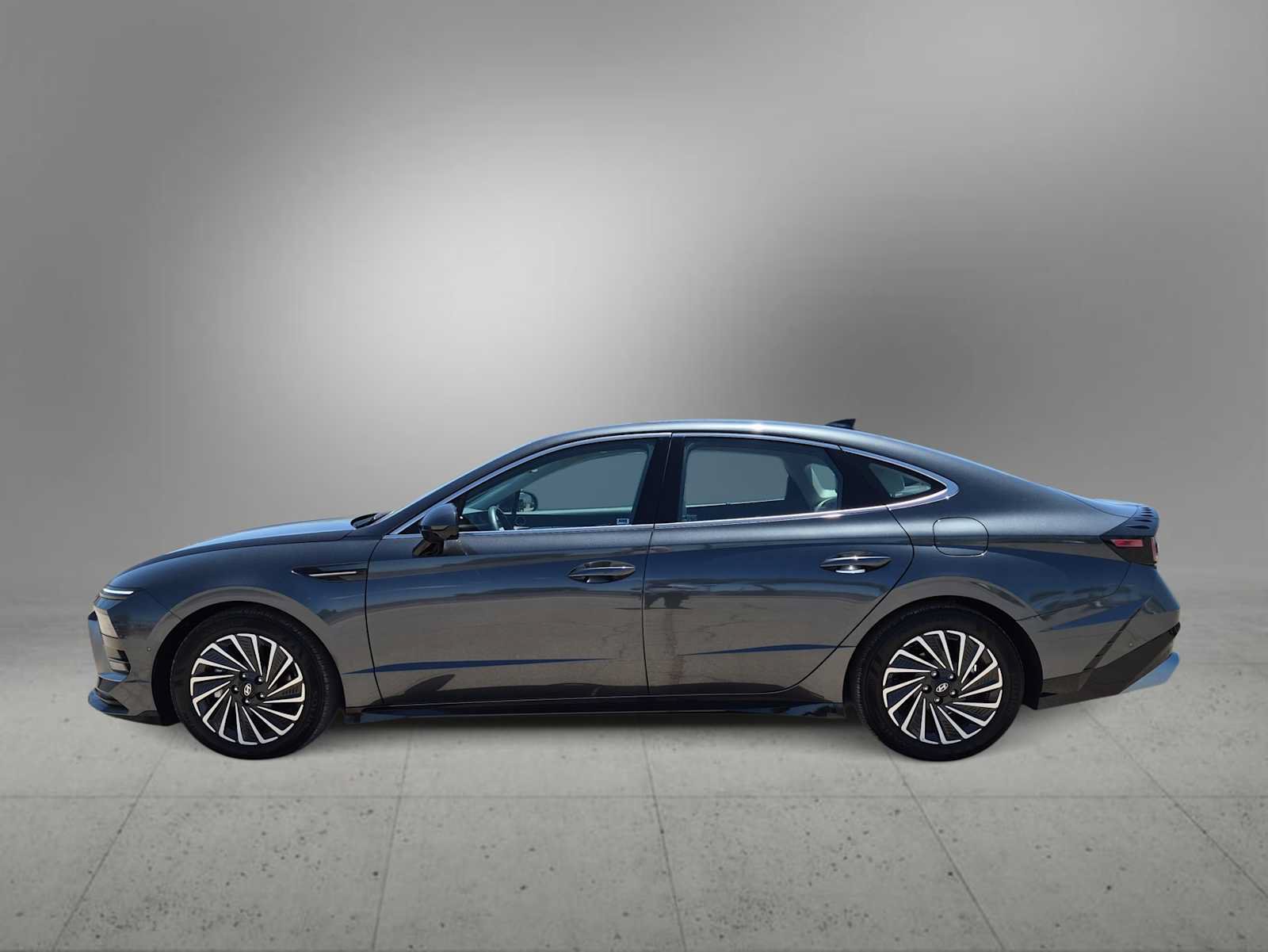 Certified 2025 Hyundai Sonata Limited FWD image 5
