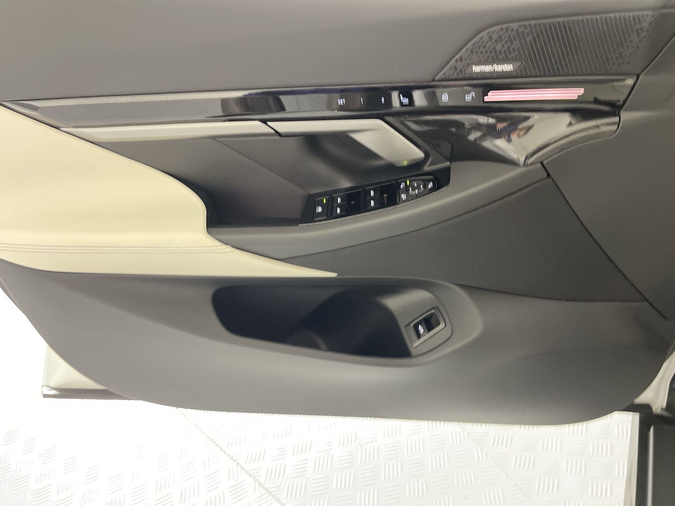 Used 2026 BMW 530i w/ Premium Package image 12