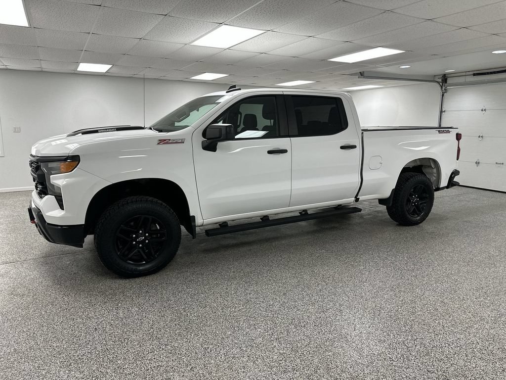 Used 2022 Chevrolet Silverado 1500 Custom Trail Boss AWD/4WD image 4