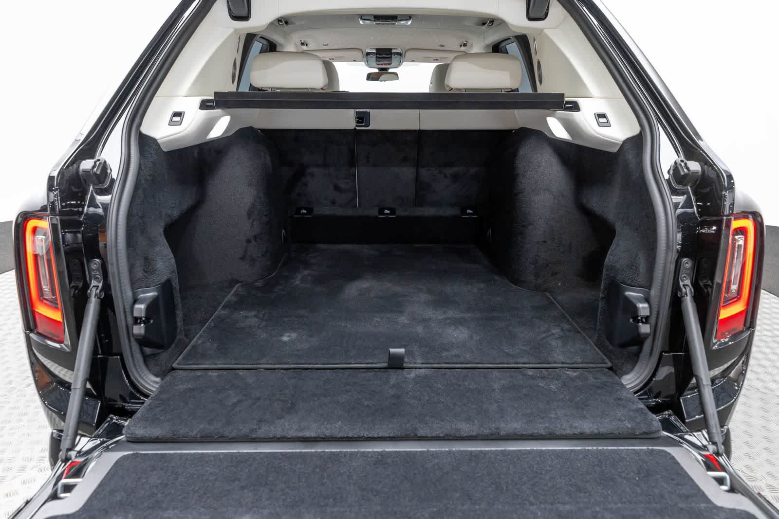 New 2027 Rolls-Royce Cullinan Black Badge AWD/4WD image 22