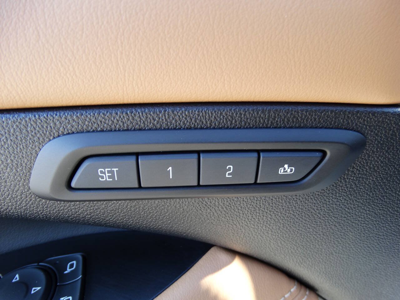 Used 2018 Buick LaCrosse Premium w/ Sun and Shade Package FWD image 17