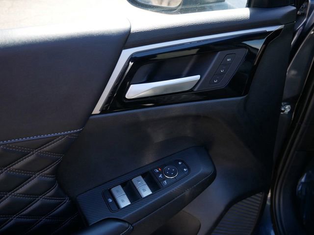 Used 2024 Mitsubishi Outlander SEL AWD/4WD image 16