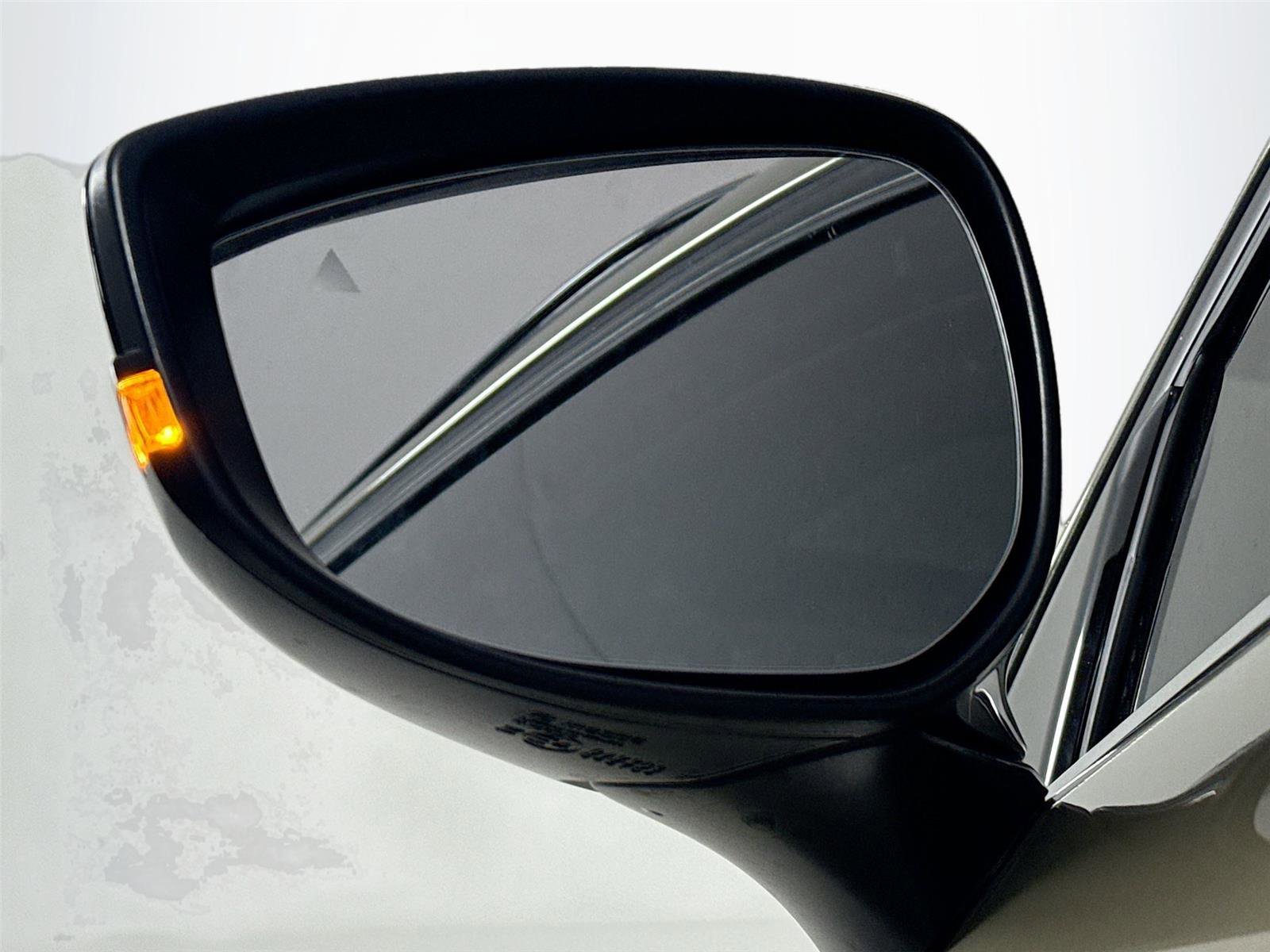 New 2025 MAZDA CX-30 Carbon image 10