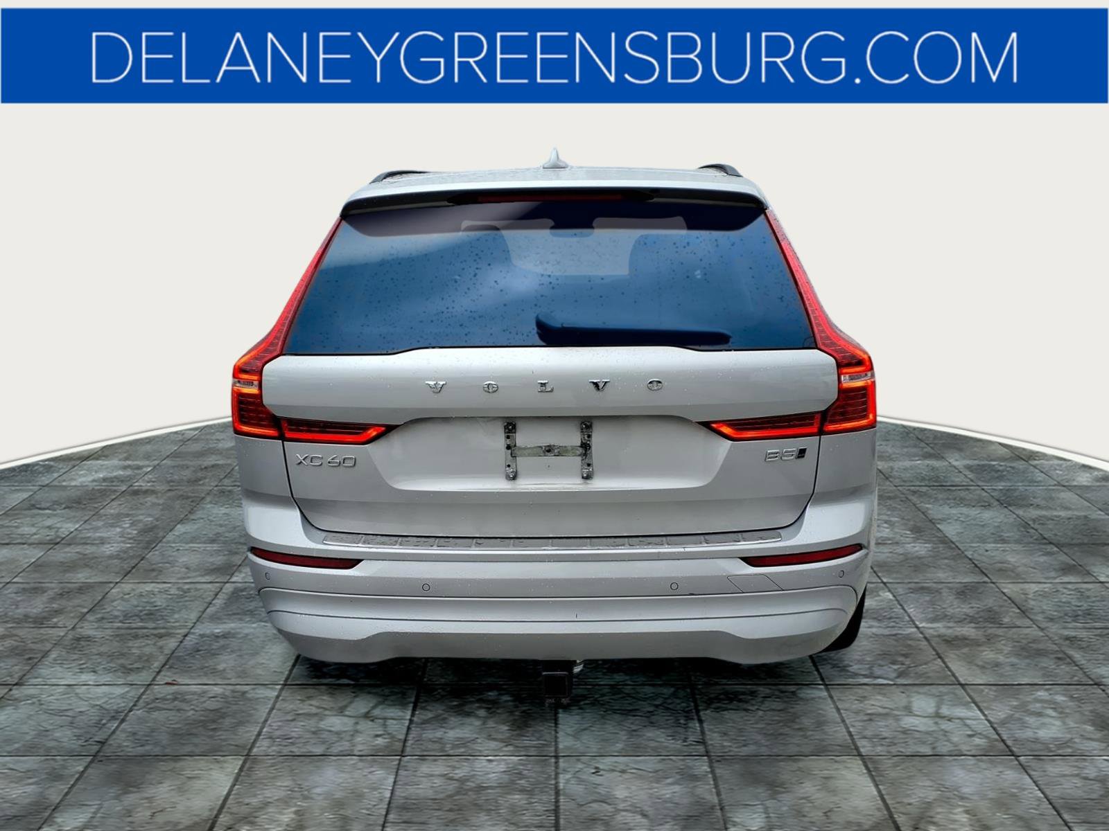 Used 2022 Volvo XC60 B5 Momentum w/ Advanced Package image 4