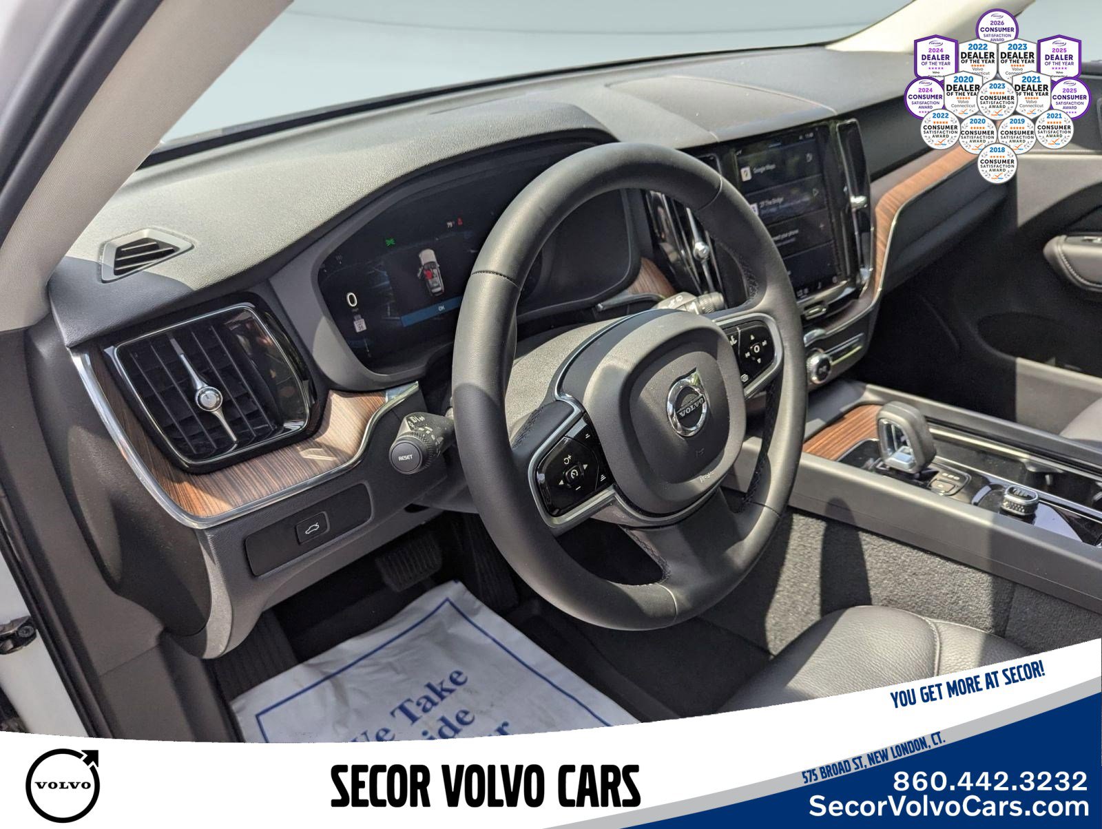 Certified 2023 Volvo XC60 B5 Plus w/ Climate Package AWD/4WD image 10