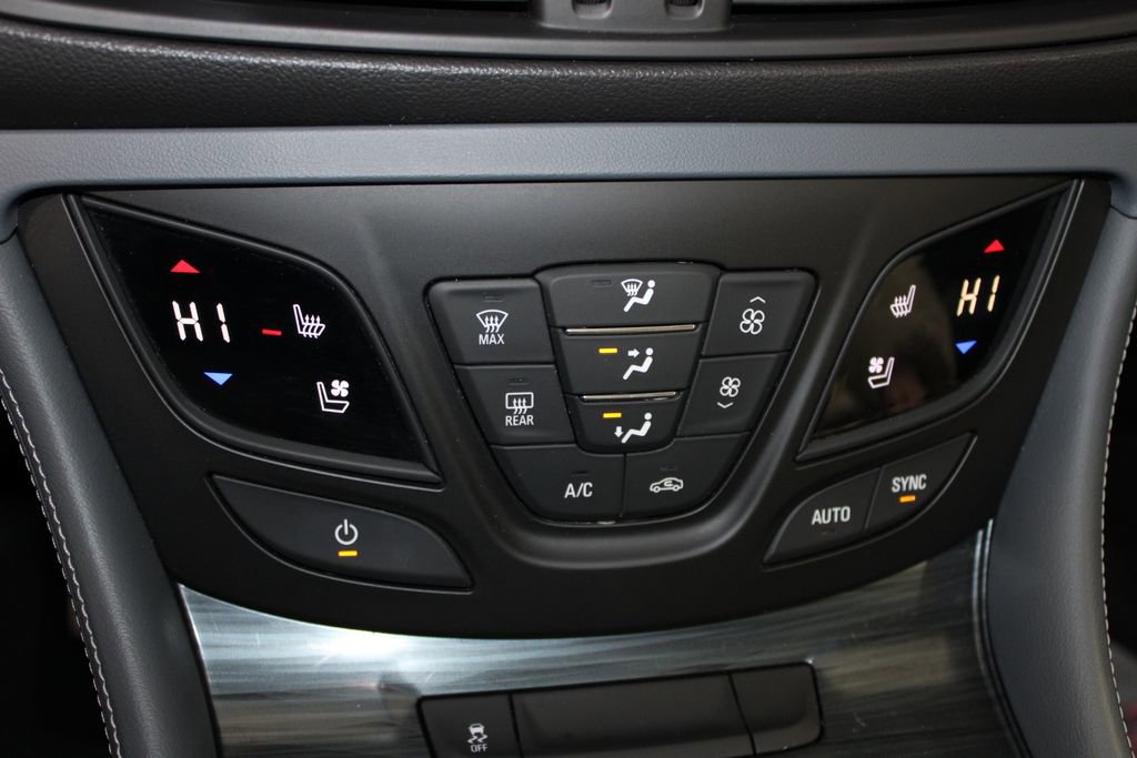 Used 2020 Buick Envision Premium w/ Driver Confidence Package image 43