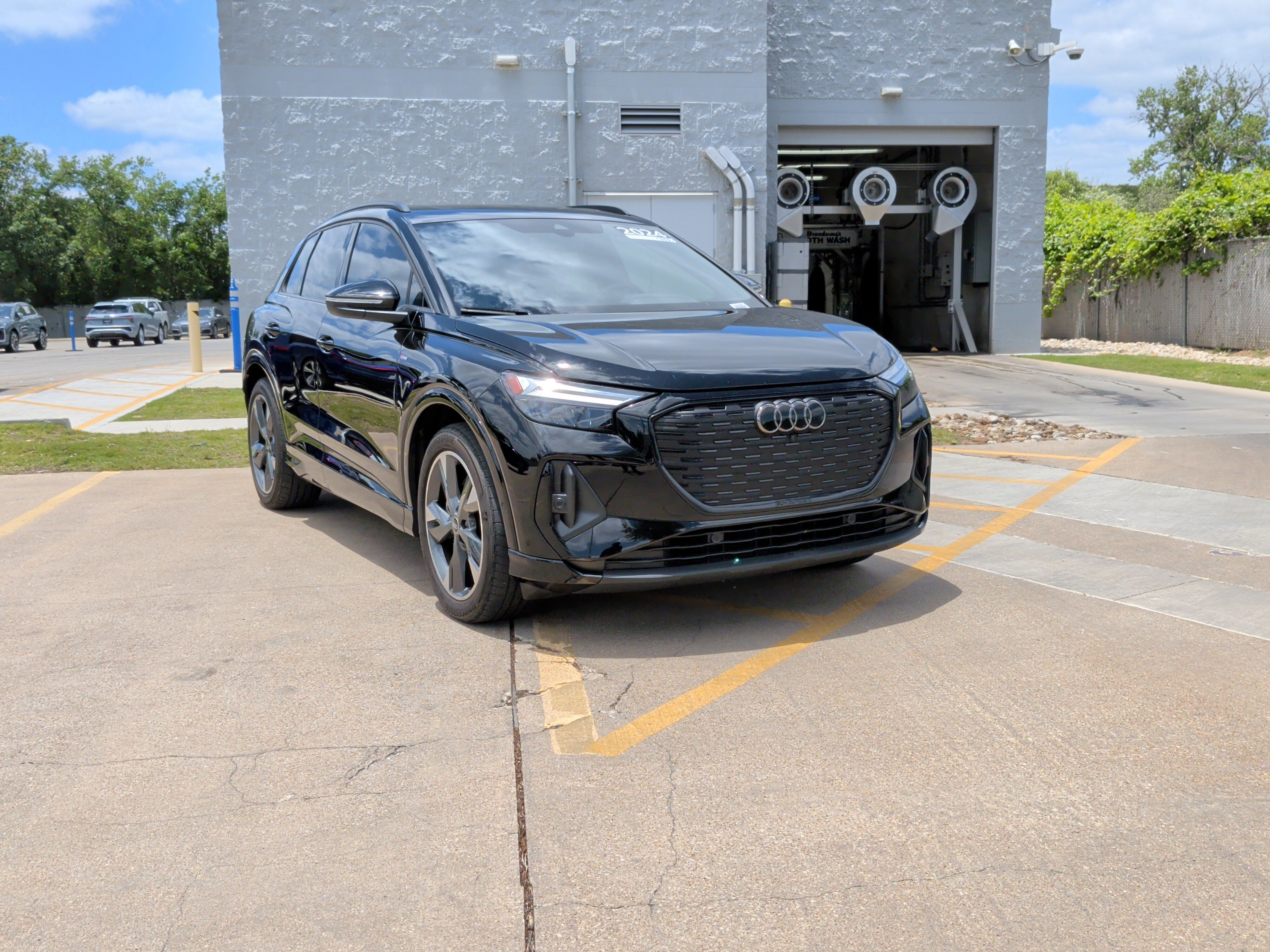 Used 2024 Audi Q4 e-tron Premium Plus w/ Premium Plus AWD/4WD image 2