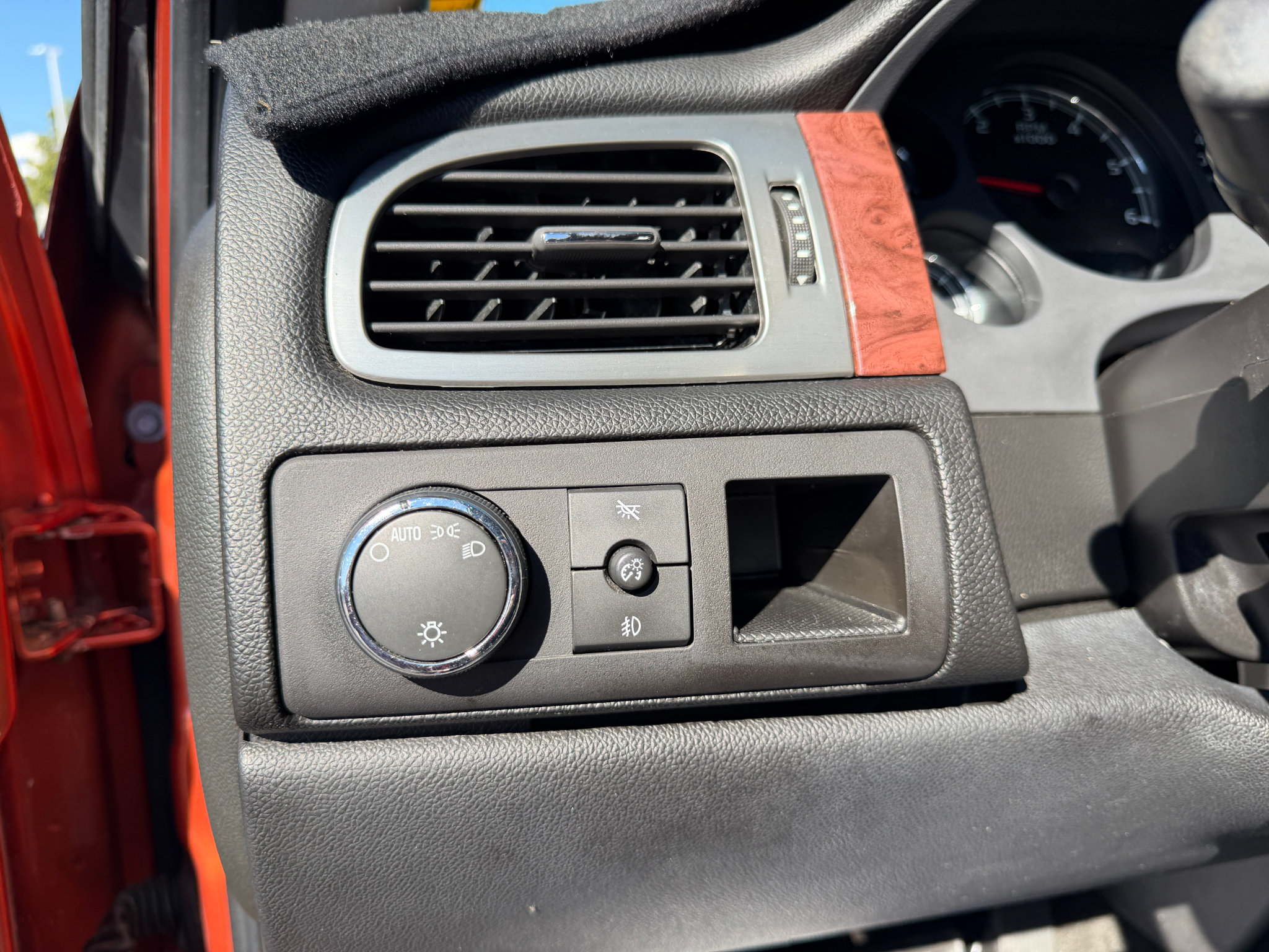 Used 2007 Chevrolet Avalanche LTZ w/ LTZ Preferred Equipment Group RWD image 33