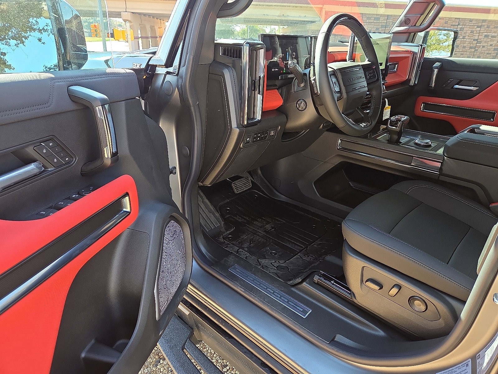 New 2026 GMC Hummer EV 4x4 Crew Cab image 9