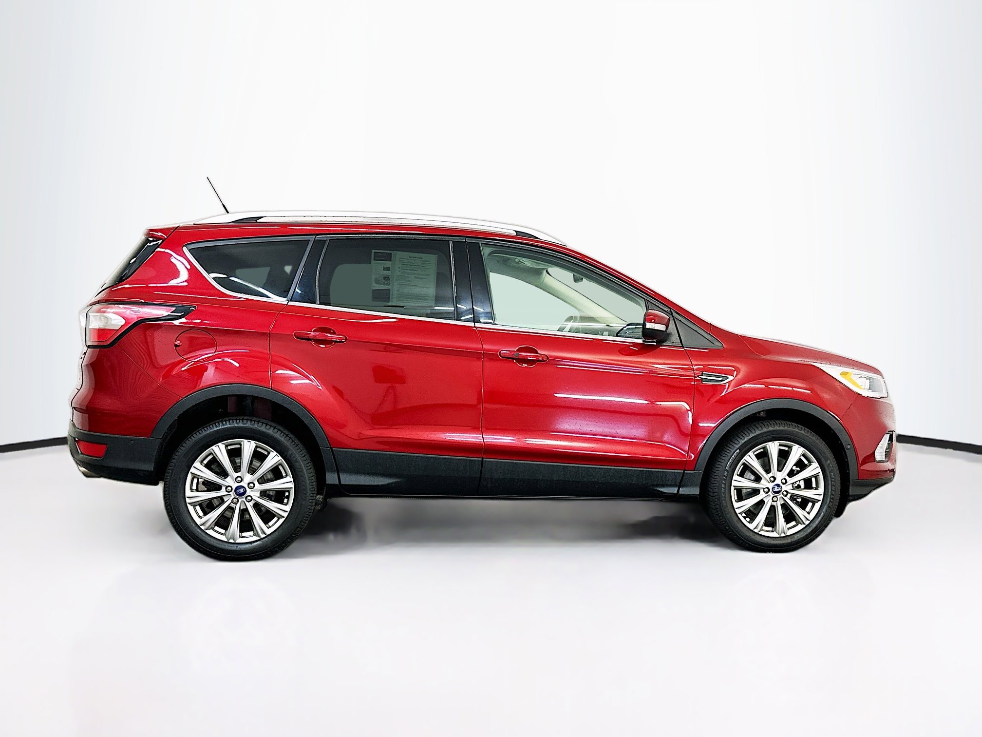 Used 2018 Ford Escape Titanium w/ Ford Safe & Smart Package image 10