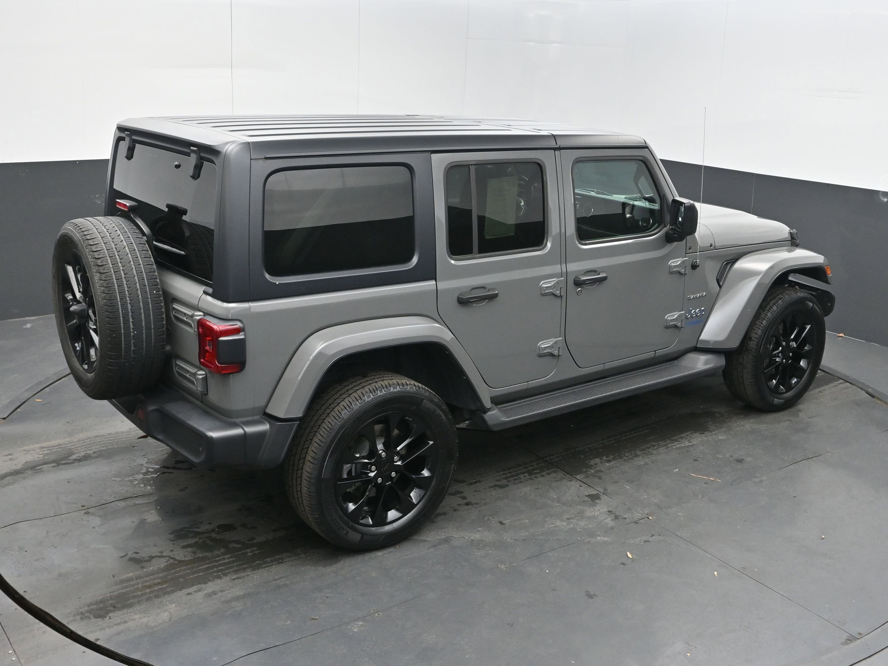Used 2021 Jeep Wrangler Unlimited Sahara w/ Cold Weather Group image 35
