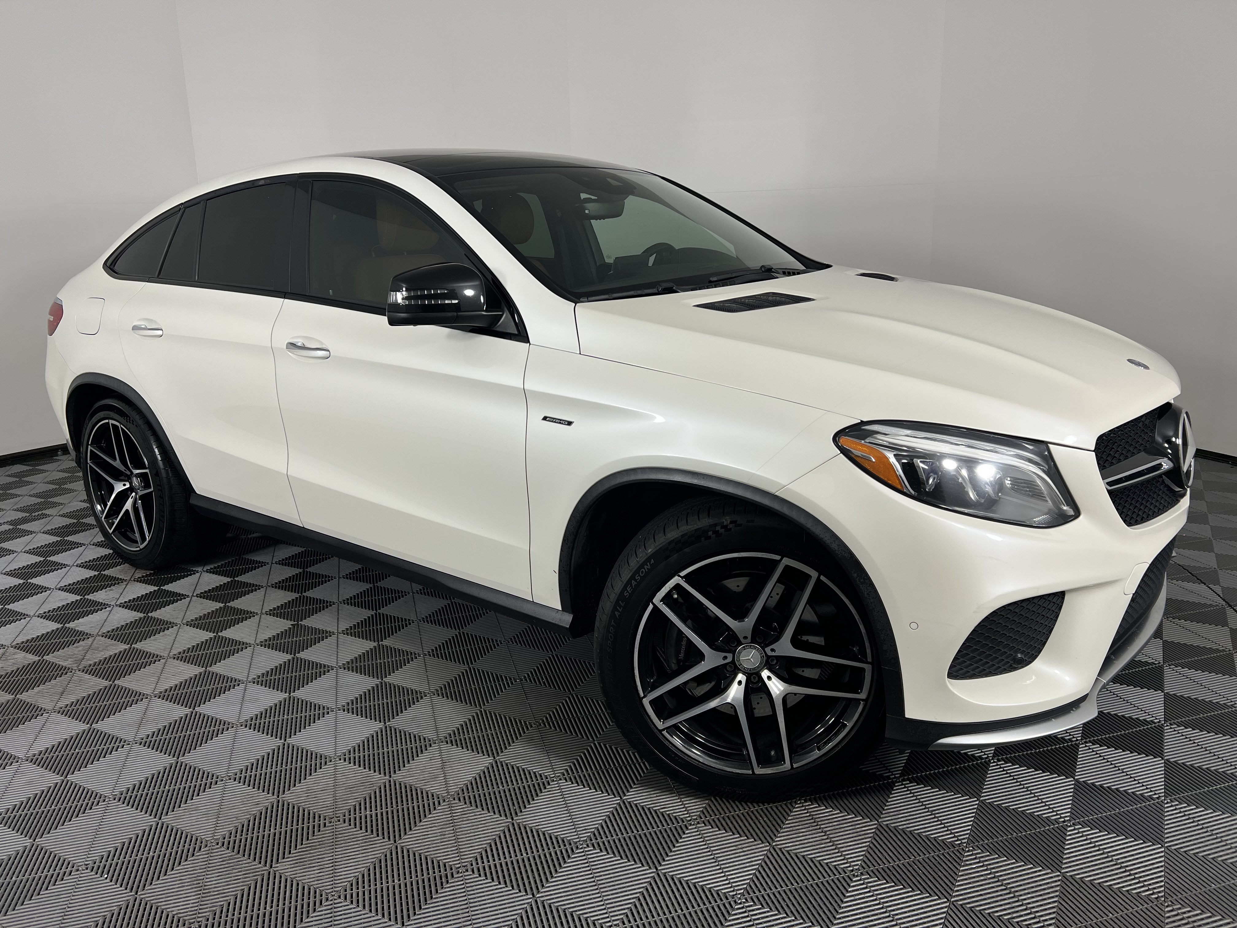 Used 2016 Mercedes-Benz GLE 450 4MATIC Coupe image 2