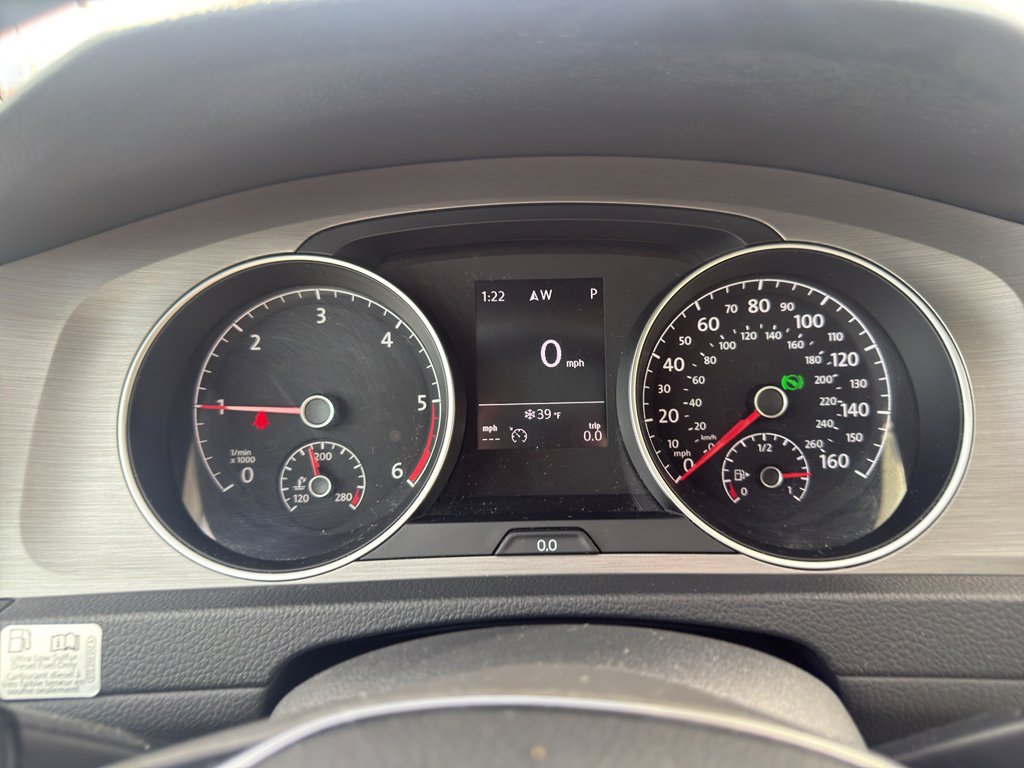 Used 2015 Volkswagen Golf TDI SE image 10