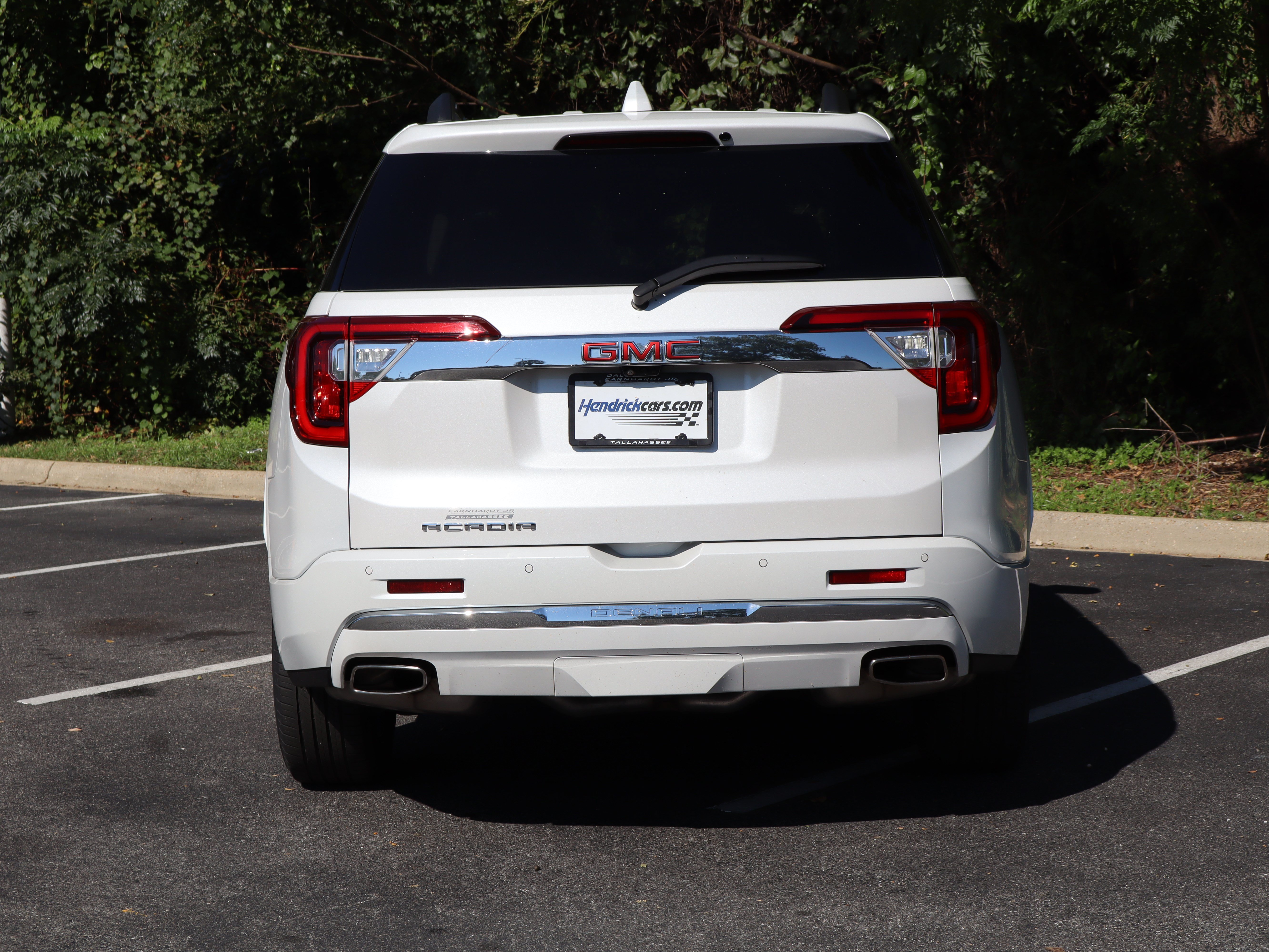 Used 2023 GMC Acadia Denali w/ Denali Ultimate Package FWD image 9