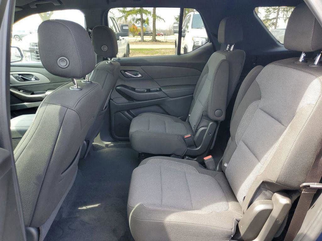 Used 2023 Chevrolet Traverse LT image 28