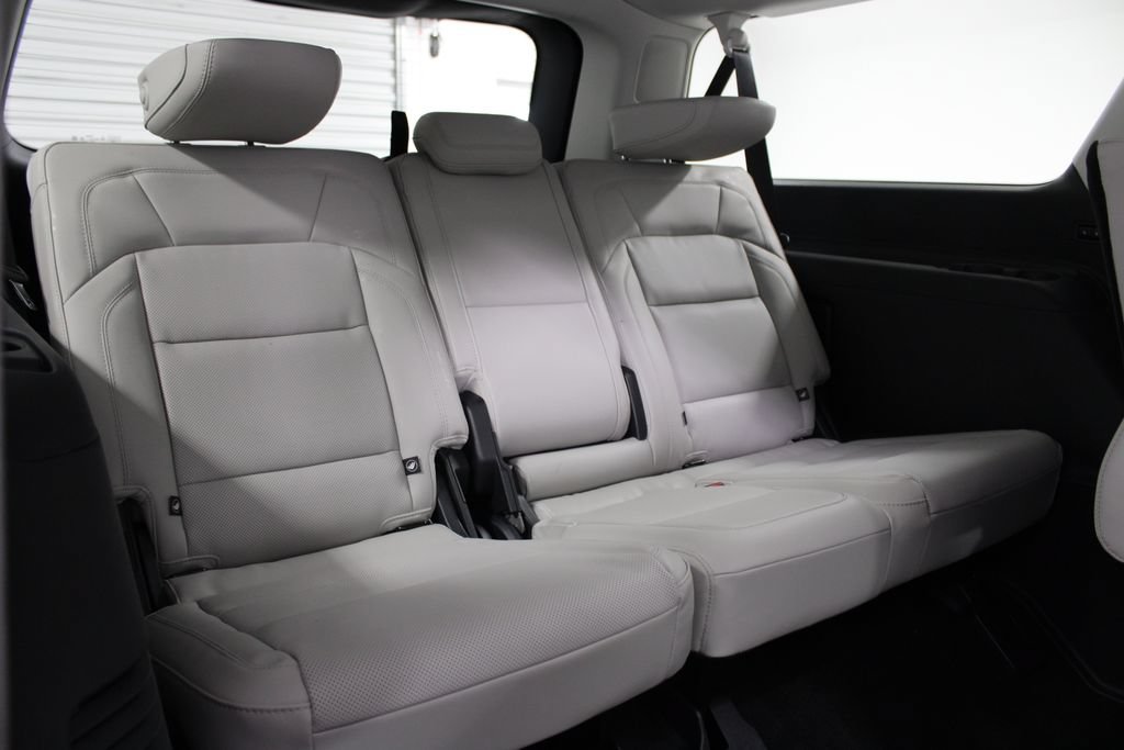 New 2026 Lincoln Navigator L Reserve AWD/4WD image 35