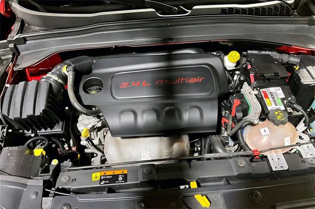 Used 2017 Jeep Renegade Latitude w/ Popular Equipment Group image 28