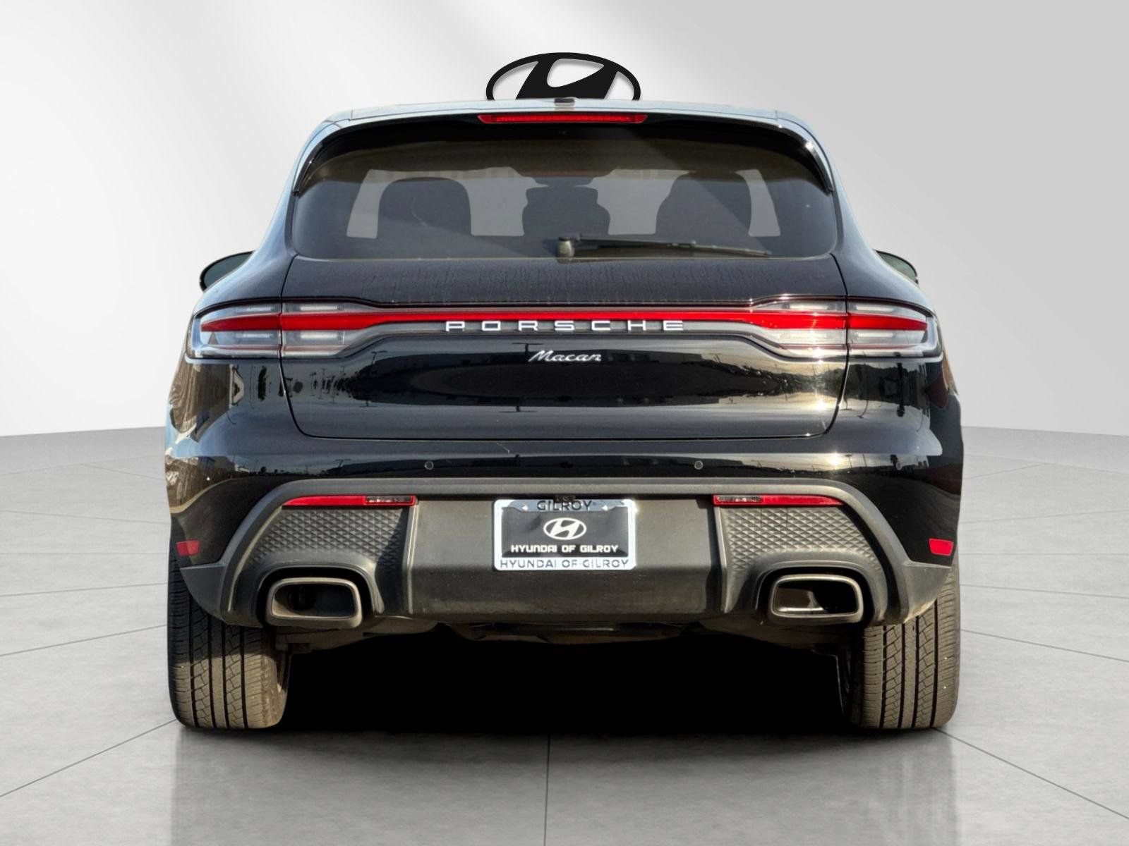 Used 2024 Porsche Macan AWD/4WD image 4