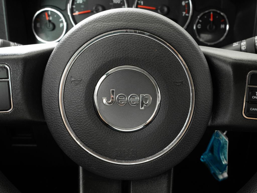 Used 2012 Jeep Liberty Sport RWD image 27