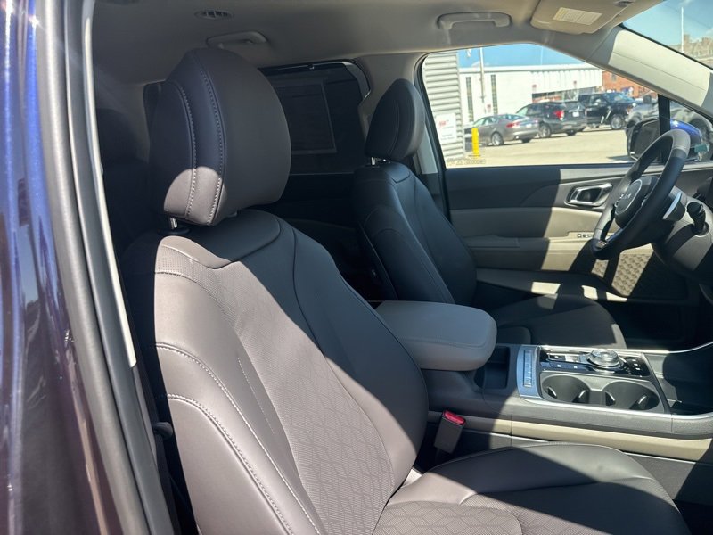 New 2026 Kia Carnival EX image 18