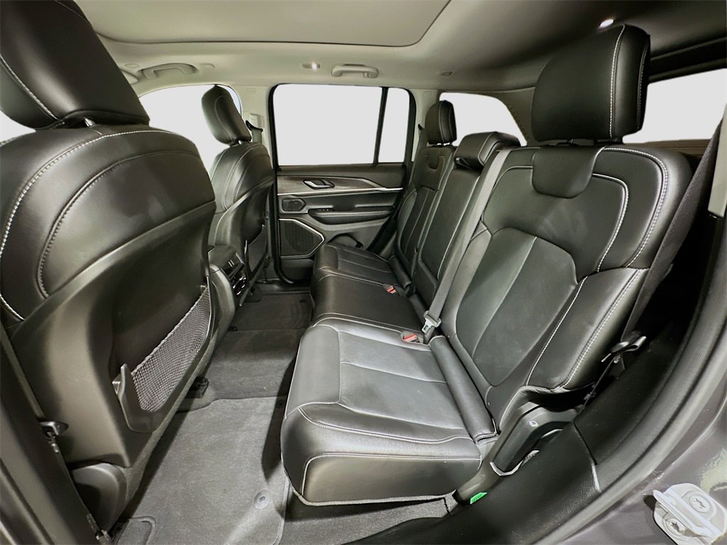 Used 2022 Jeep Grand Cherokee Limited image 26