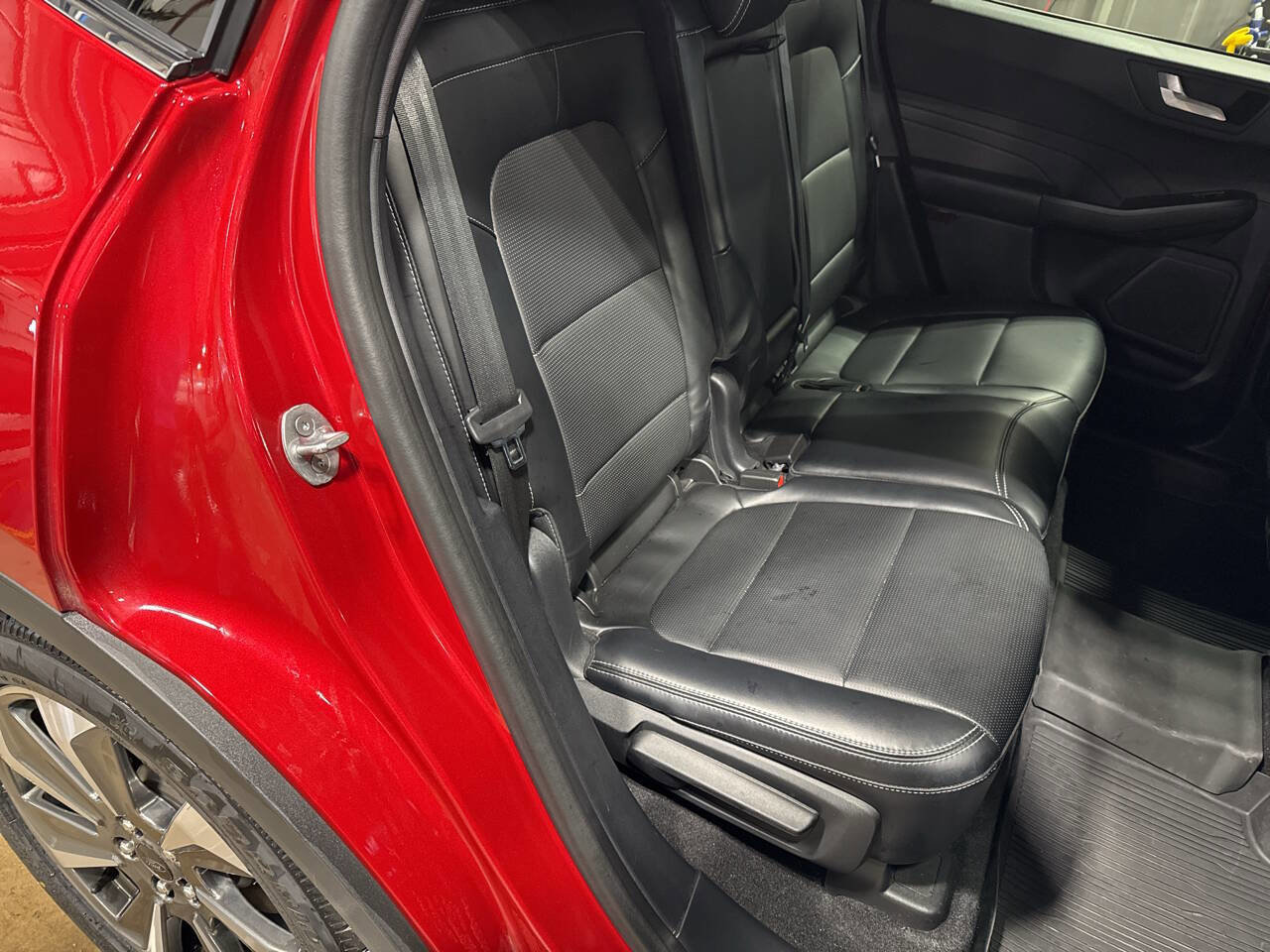 Certified 2024 Ford Escape Platinum image 17