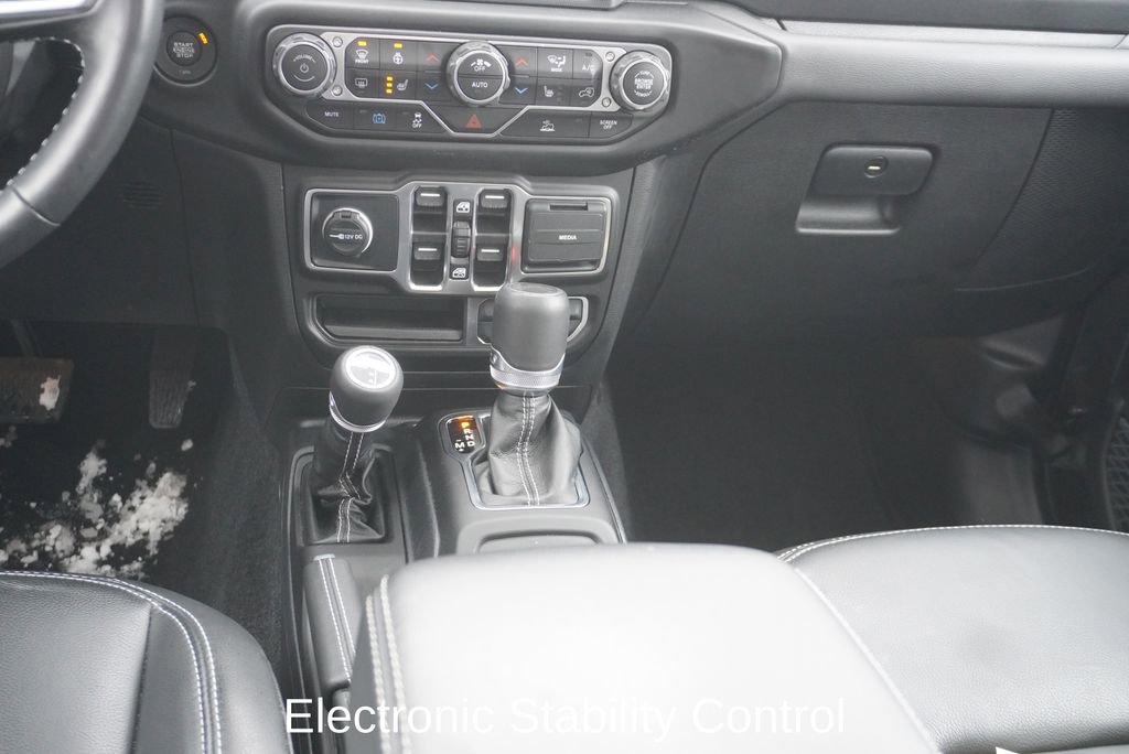 Used 2023 Jeep Wrangler Unlimited Sahara w/ Cold Weather Group image 12