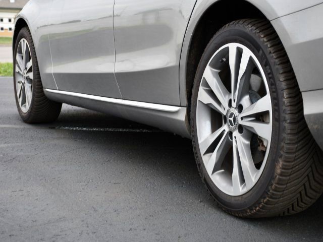 Used 2019 Mercedes-Benz C 300 4MATIC Sedan image 9