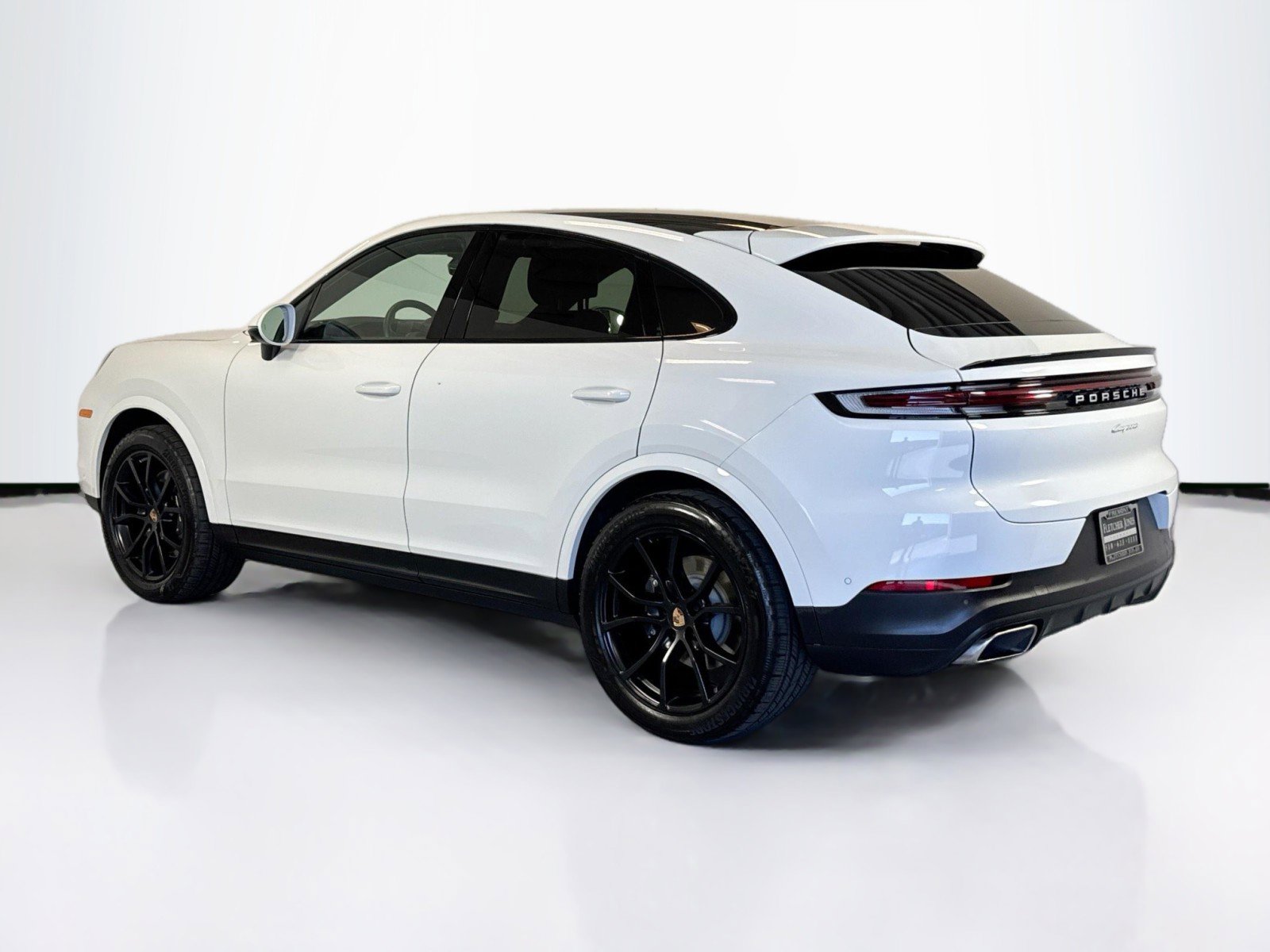 Certified 2025 Porsche Cayenne Coupe AWD/4WD image 3