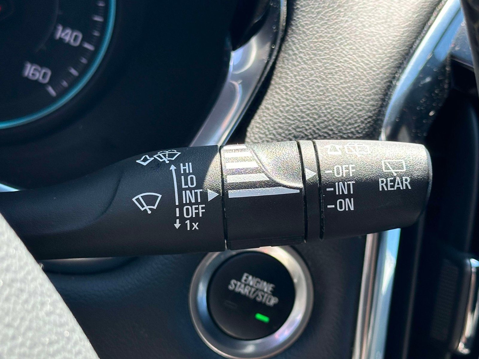 Used 2023 Chevrolet Traverse LT AWD/4WD image 23