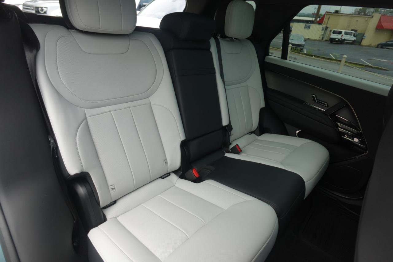 Used 2023 Land Rover Range Rover Sport SE Dynamic AWD/4WD image 15