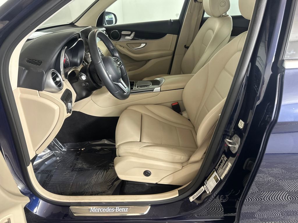 Used 2021 Mercedes-Benz GLC 300 image 9