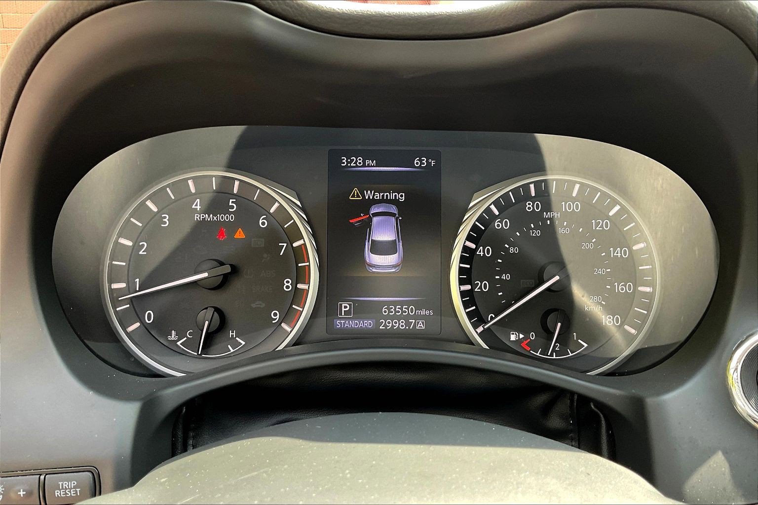 Used 2018 INFINITI Q50 Luxe w/ Essential Package (3.0T Luxe) AWD/4WD image 14