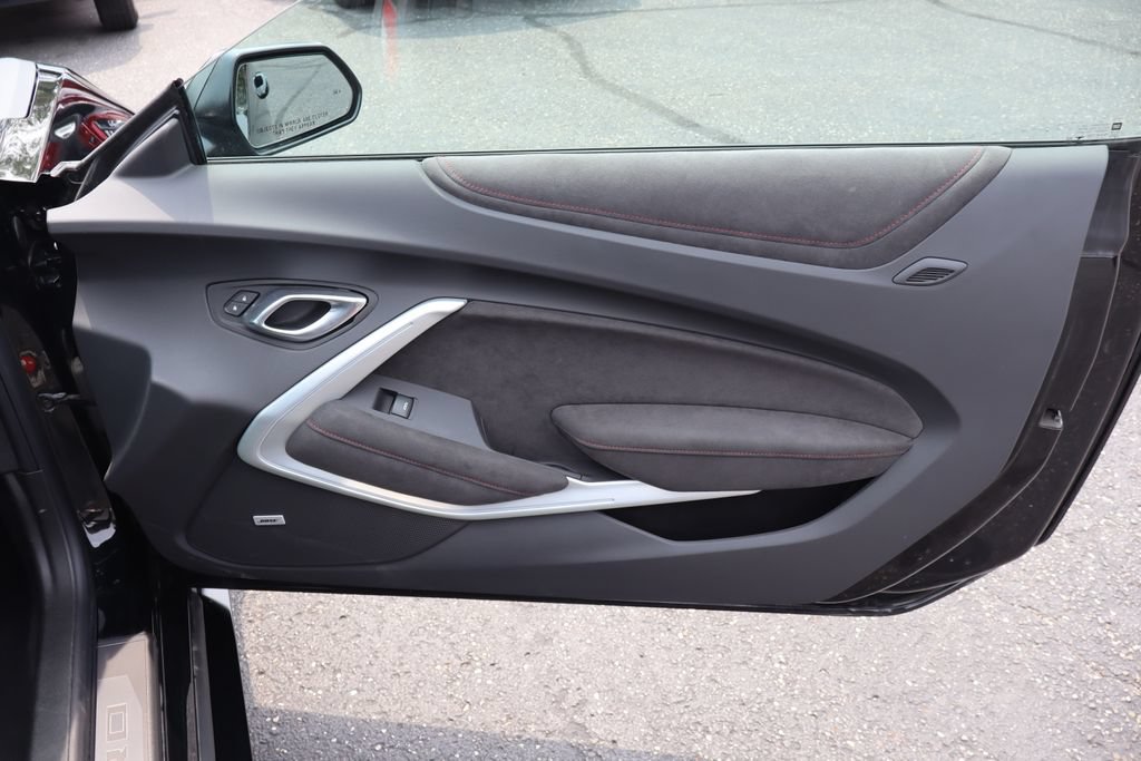 Used 2022 Chevrolet Camaro ZL1 RWD image 26