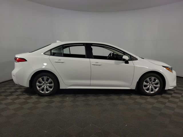 Used 2025 Toyota Corolla LE FWD image 10