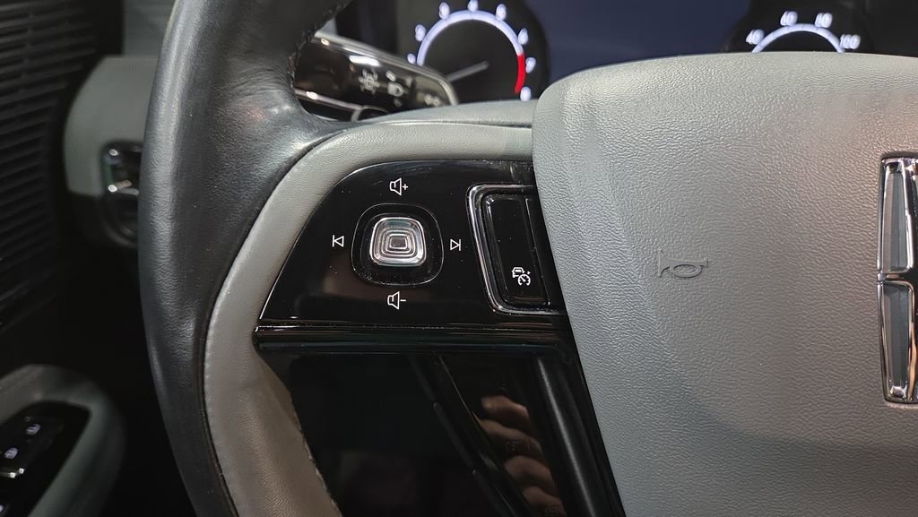 Used 2021 Lincoln Corsair FWD image 12