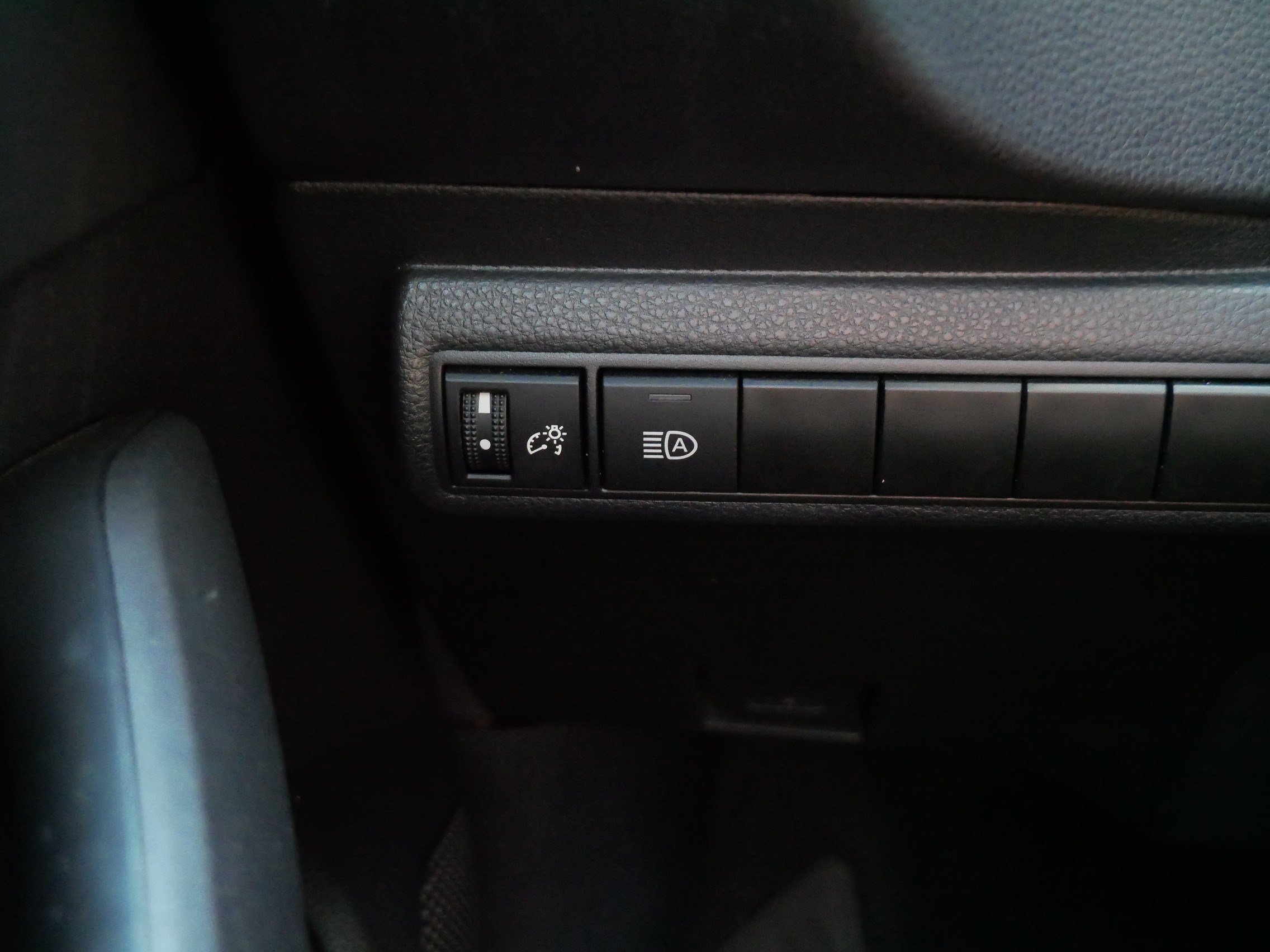 Certified 2024 Toyota Corolla LE FWD image 27