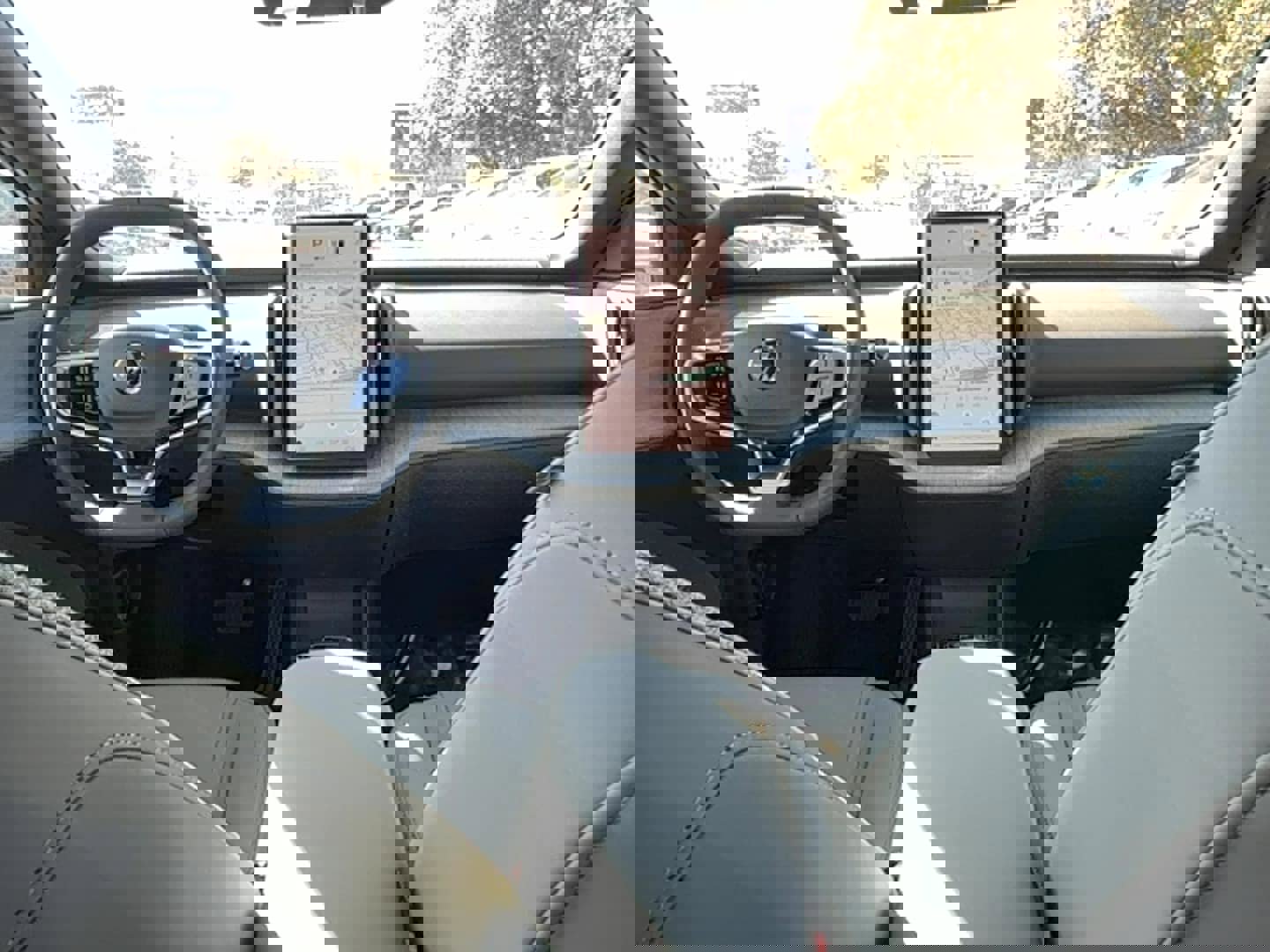 New 2026 Volvo EX30 Plus w/ Protection Package Premier image 17