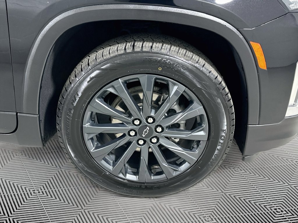 Used 2022 Chevrolet Traverse LT FWD image 23