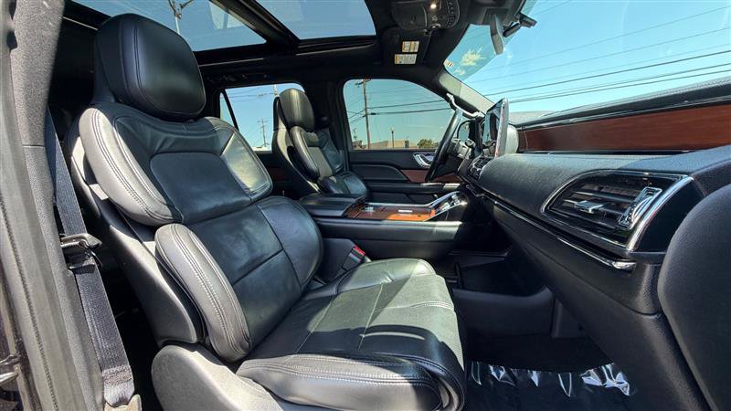 Used 2020 Lincoln Navigator Reserve AWD/4WD image 35