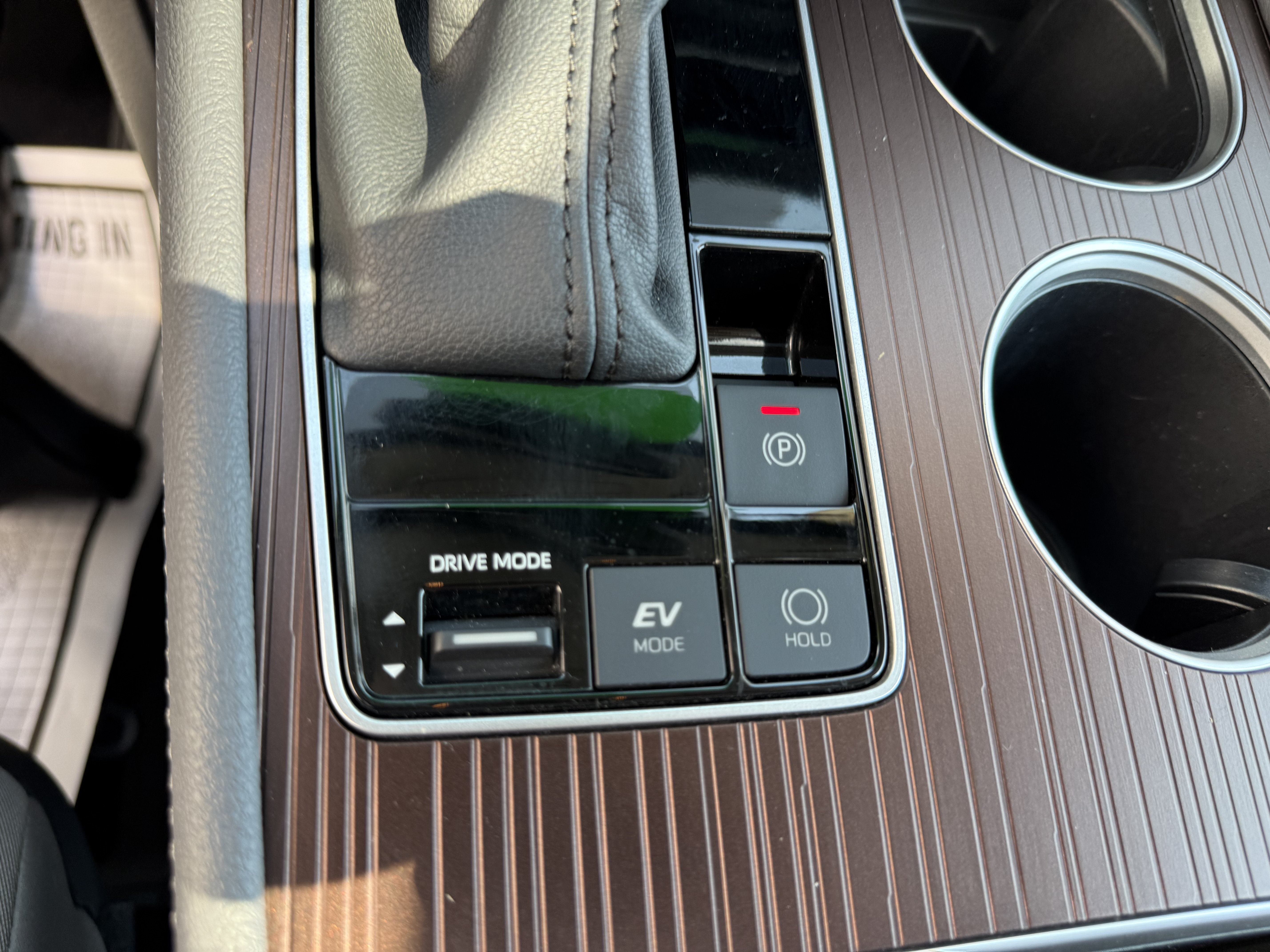 Certified 2024 Toyota Sienna LE w/ LE Plus Package AWD/4WD image 16