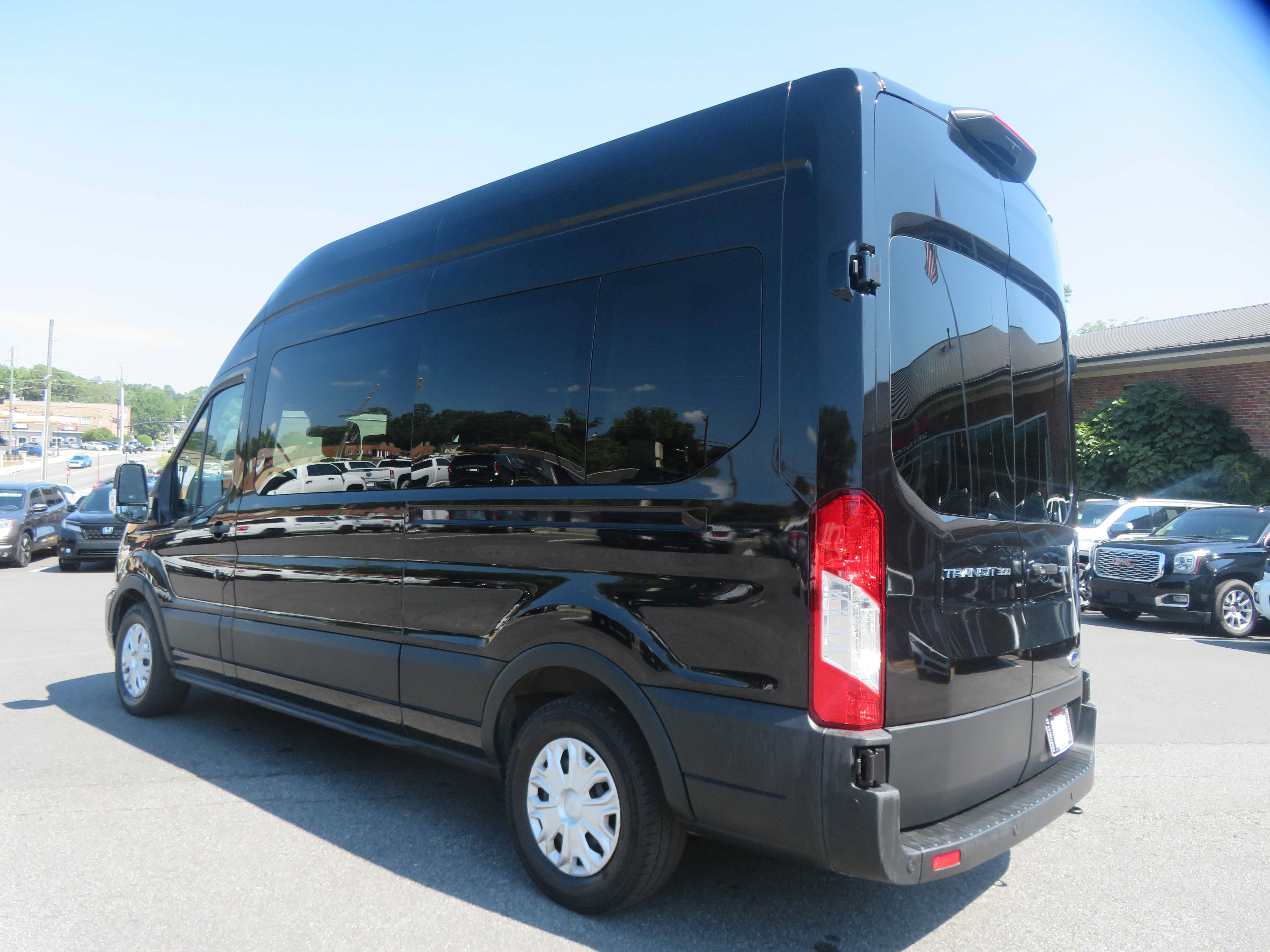 Used 2025 Ford Transit 350 XLT RWD image 71